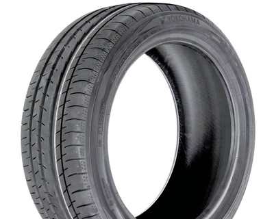 235/50 R18 Yokohama BluEarth-GT AE51 101W Легкова шина